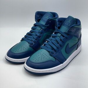 Women’s Jordan 1 Mid Size 6, 6.5